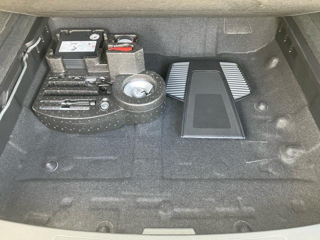 カイエン ベースグレード ディーラー車 右ハンドル パドルシフト 21inアルミホイール レザーパワーシート シートヒーター クルーズコントロール ナビ アラウンドビューモニター 前後ドラレコ ETC2.0 パワーバックドア(63枚目)