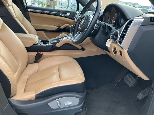 カイエン ベースグレード ディ―ラー車 右ハンドル パドルシフト ナビTV バックカメラ Bluetooth DVD CD 前後ドラレコ ETC レザーパワーシート シートヒーター パワートランク クルーズコントロール(20枚目)