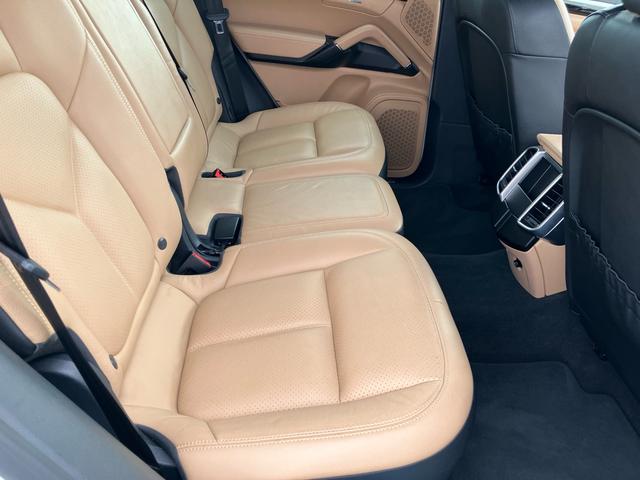 カイエン ベースグレード ディ―ラー車 右ハンドル パドルシフト ナビTV バックカメラ Bluetooth DVD CD 前後ドラレコ ETC レザーパワーシート シートヒーター パワートランク クルーズコントロール(52枚目)