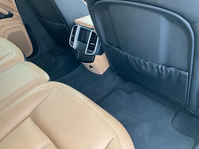 カイエン ベースグレード ディ―ラー車 右ハンドル パドルシフト ナビTV バックカメラ Bluetooth DVD CD 前後ドラレコ ETC レザーパワーシート シートヒーター パワートランク クルーズコントロール(54枚目)