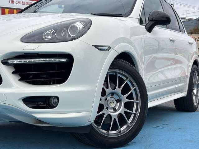 カイエン ベースグレード　３．６　ティプトロニックＳ　４ＷＤ　パワーバックドア・パドルシフト・シートヒーター・ナビ・パワーシート・Ｗエアコン・バックカメラ・ＤＩＳＣ・ＢＴ・フルセグＴＶ・ＥＴＣ（14枚目）