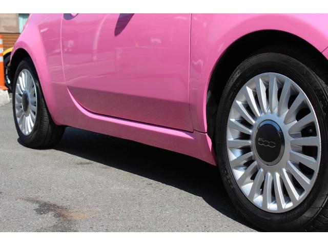 ５００ ピンク！　国内５０台限定車　正規ディーラー車　禁煙　社外ナビ　フルセグＴＶ　ＣＤ・ＤＶＤ再生　Ｂｌｕｅｔｏｏｔｈ接続　バックカメラ　電動サンルーフ　ＥＴＣ　ＫＯＮＩショック＆アイバッハサス　前後エンブレム新品（9枚目）