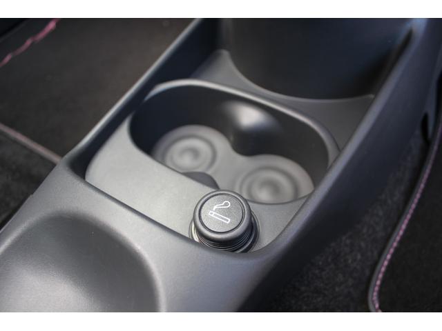 ５００ ピンク！　国内５０台限定車　正規ディーラー車　禁煙　社外ナビ　フルセグＴＶ　ＣＤ・ＤＶＤ再生　Ｂｌｕｅｔｏｏｔｈ接続　バックカメラ　電動サンルーフ　ＥＴＣ　ＫＯＮＩショック＆アイバッハサス　前後エンブレム新品（24枚目）