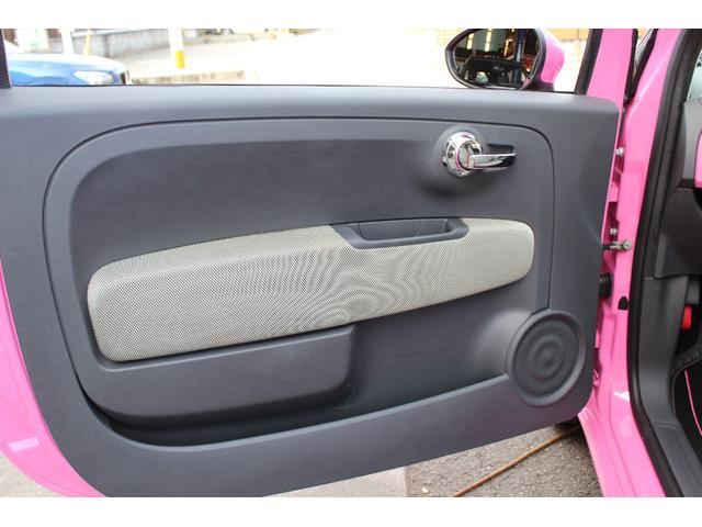 ５００ ピンク！　国内５０台限定車　正規ディーラー車　禁煙　社外ナビ　フルセグＴＶ　ＣＤ・ＤＶＤ再生　Ｂｌｕｅｔｏｏｔｈ接続　バックカメラ　電動サンルーフ　ＥＴＣ　ＫＯＮＩショック＆アイバッハサス　前後エンブレム新品（27枚目）