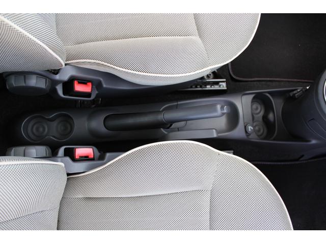５００ ピンク！　国内５０台限定車　正規ディーラー車　禁煙　社外ナビ　フルセグＴＶ　ＣＤ・ＤＶＤ再生　Ｂｌｕｅｔｏｏｔｈ接続　バックカメラ　電動サンルーフ　ＥＴＣ　ＫＯＮＩショック＆アイバッハサス　前後エンブレム新品（36枚目）