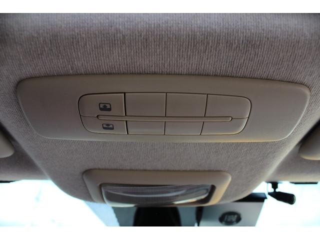 ５００ ピンク！　国内５０台限定車　正規ディーラー車　禁煙　社外ナビ　フルセグＴＶ　ＣＤ・ＤＶＤ再生　Ｂｌｕｅｔｏｏｔｈ接続　バックカメラ　電動サンルーフ　ＥＴＣ　ＫＯＮＩショック＆アイバッハサス　前後エンブレム新品（39枚目）