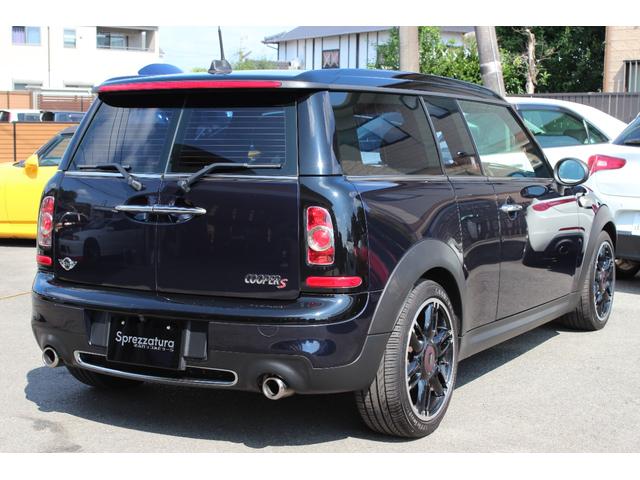 ＭＩＮＩ クーパーＳ　クラブマン　ハンプトン　正規ディーラー車　５０周年記念モデル５０ハンプトン　限定色リーフブルー　専用レザーシート　社外ナビ　フルセグＴＶ　ＣＤ・ＤＶＤ再生　Ｂｌｕｅｔｏｏｔｈ接続　バックカメラ　前後２カメラドラレコ　ＥＴＣ（3枚目）