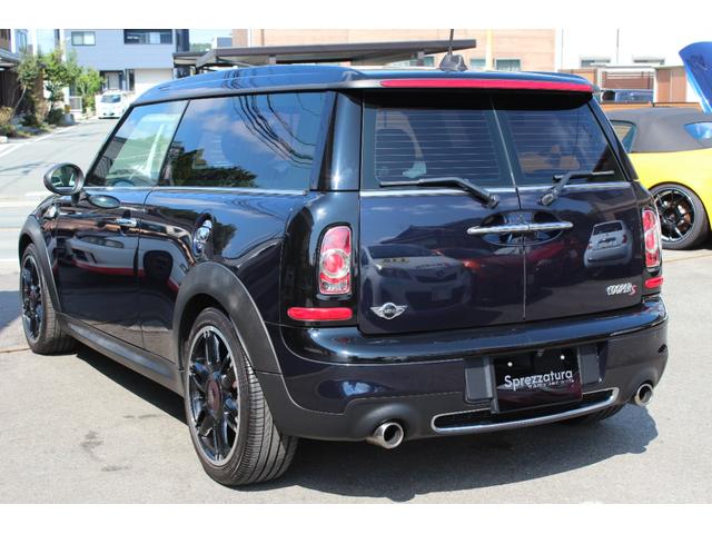 ＭＩＮＩ クーパーＳ　クラブマン　ハンプトン　正規ディーラー車　５０周年記念モデル５０ハンプトン　限定色リーフブルー　専用レザーシート　社外ナビ　フルセグＴＶ　ＣＤ・ＤＶＤ再生　Ｂｌｕｅｔｏｏｔｈ接続　バックカメラ　前後２カメラドラレコ　ＥＴＣ（5枚目）