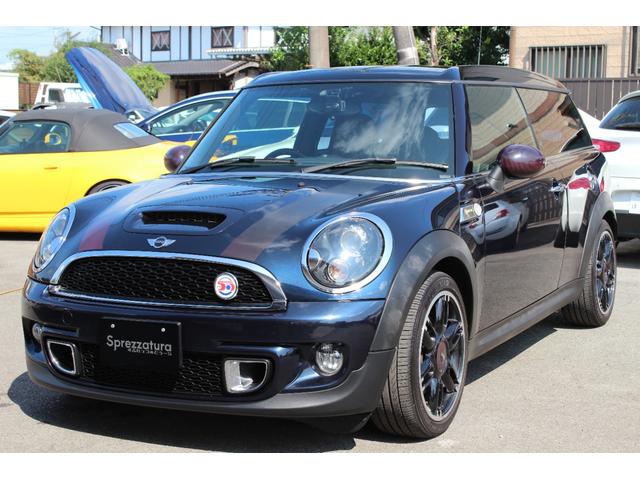 ＭＩＮＩ クーパーＳ　クラブマン　ハンプトン　正規ディーラー車　５０周年記念モデル５０ハンプトン　限定色リーフブルー　専用レザーシート　社外ナビ　フルセグＴＶ　ＣＤ・ＤＶＤ再生　Ｂｌｕｅｔｏｏｔｈ接続　バックカメラ　前後２カメラドラレコ　ＥＴＣ（6枚目）