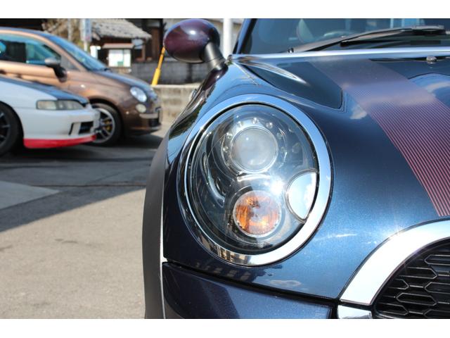 ＭＩＮＩ クーパーＳ　クラブマン　ハンプトン　正規ディーラー車　５０周年記念モデル５０ハンプトン　限定色リーフブルー　専用レザーシート　社外ナビ　フルセグＴＶ　ＣＤ・ＤＶＤ再生　Ｂｌｕｅｔｏｏｔｈ接続　バックカメラ　前後２カメラドラレコ　ＥＴＣ（8枚目）