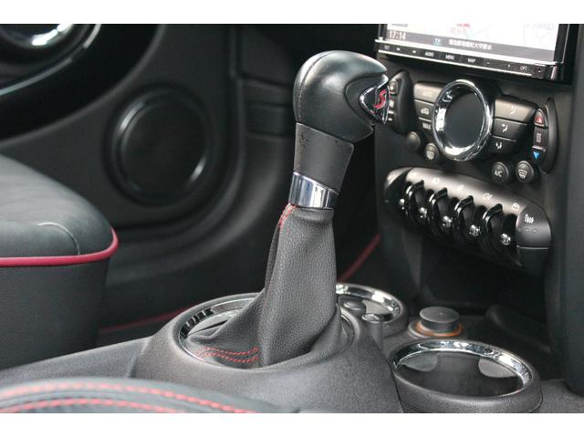 ＭＩＮＩ クーパーＳ　クラブマン　ハンプトン　正規ディーラー車　５０周年記念モデル５０ハンプトン　限定色リーフブルー　専用レザーシート　社外ナビ　フルセグＴＶ　ＣＤ・ＤＶＤ再生　Ｂｌｕｅｔｏｏｔｈ接続　バックカメラ　前後２カメラドラレコ　ＥＴＣ（22枚目）