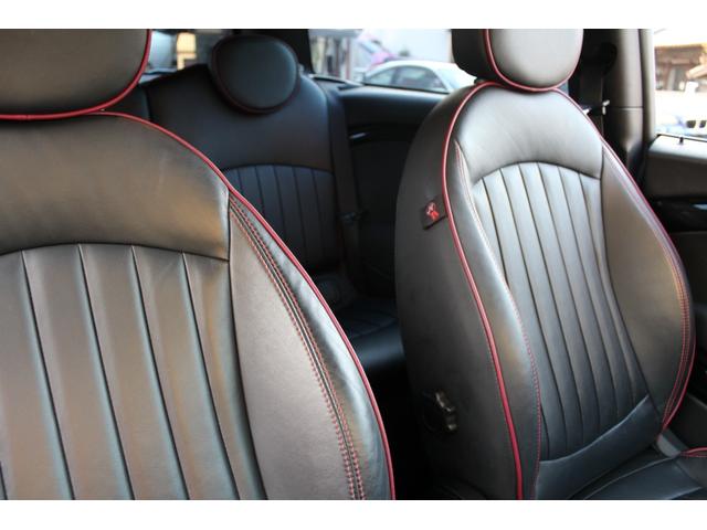 ＭＩＮＩ クーパーＳ　クラブマン　ハンプトン　正規ディーラー車　５０周年記念モデル５０ハンプトン　限定色リーフブルー　専用レザーシート　社外ナビ　フルセグＴＶ　ＣＤ・ＤＶＤ再生　Ｂｌｕｅｔｏｏｔｈ接続　バックカメラ　前後２カメラドラレコ　ＥＴＣ（34枚目）