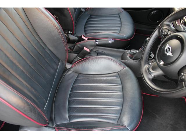 ＭＩＮＩ クーパーＳ　クラブマン　ハンプトン　正規ディーラー車　５０周年記念モデル５０ハンプトン　限定色リーフブルー　専用レザーシート　社外ナビ　フルセグＴＶ　ＣＤ・ＤＶＤ再生　Ｂｌｕｅｔｏｏｔｈ接続　バックカメラ　前後２カメラドラレコ　ＥＴＣ（35枚目）