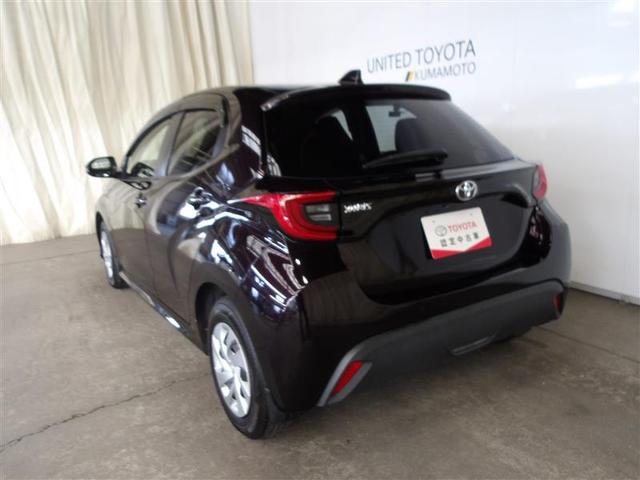 ヤリス Ｇ　バックモニタ－　誤発進抑制機能　ドライブレコーダ　スマートキー　盗難防止装置　ＬＥＤヘッドライト　横滑り防止機能　キーレス　ＥＴＣ　オートエアコン　メモリーナビ　ＡＢＳ　運転席エアバック　ＤＶＤ再生（3枚目）