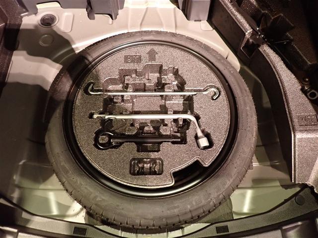 カローラツーリング ハイブリッド　ダブルバイビー　フルセグ　バックカメラ　衝突被害軽減システム　ＥＴＣ　ＬＥＤヘッドランプ　ワンオーナー（6枚目）