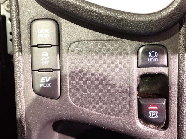 ヤリスクロス ハイブリッドＧ　フルセグ　メモリーナビ　バックカメラ　衝突被害軽減システム　ＥＴＣ　ＬＥＤヘッドランプ　ワンオーナー　記録簿（17枚目）