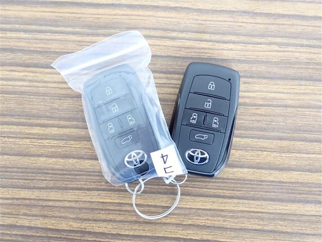 ノア ハイブリッドS-Z フルセグ メモリーナビ 後席モニター バックカメラ 衝突被害軽減システム ETC 両側電動スライド LEDヘッドランプ 乗車定員7人 3列シート 記録簿(28枚目)