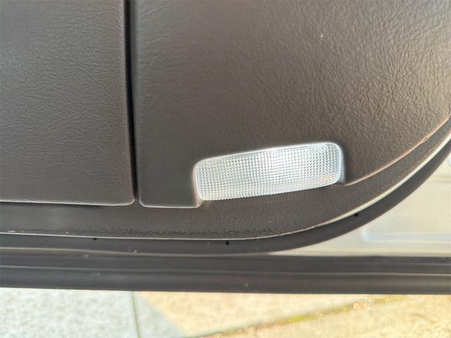クラウン ２．５アスリート　プレミアムエディション　ＥＴＣ　オートクルーズコントロール　バックカメラ　ナビ　ＴＶ　アルミホイール　ＨＩＤ　ＡＴ　シートヒーター　シートエアコン　スマートキー　電動格納ミラー　盗難防止システム　パワーシート　革シート　ＣＤ（41枚目）