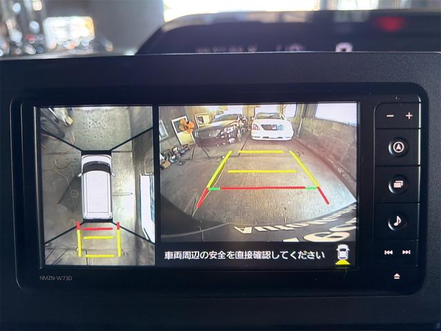 【全周囲カメラ】真上から車を見たようにモニターで確認ができる。是非実際の車で体感してみてください。