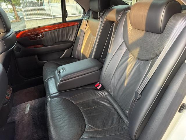 セルシオ eR仕様 ETC クリアランスソナー オートクルーズコントロール バックカメラ ナビ TV アルミホイール HID サンルーフ AT シートヒーター シートエアコン キーレスエントリー 電動格納ミラー(25枚目)