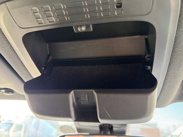 ヴォクシー ZS 煌 ETC バックカメラ ナビ TV オートクルーズコントロール レーンアシスト 衝突被害軽減システム 両側電動スライドドア オートマチックハイビーム オートライト LEDヘッドランプ スマートキー(61枚目)