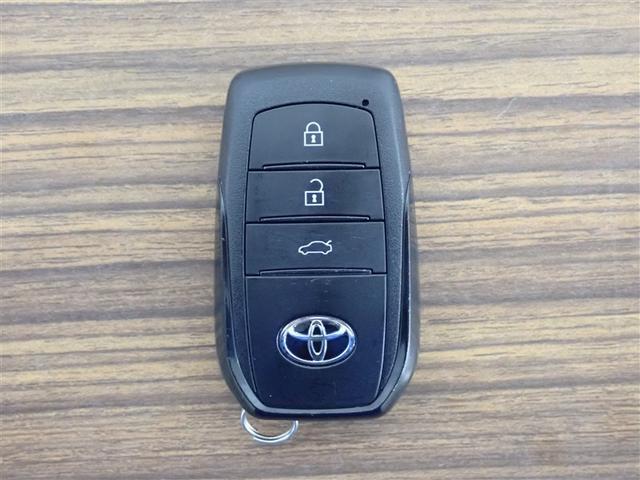 クラウンクロスオーバー Ｇアドバンスド・レザーパッケージ　４ＷＤ　フルセグ　バックカメラ　衝突被害軽減システム　ＥＴＣ　ＬＥＤヘッドランプ　ワンオーナー　記録簿（28枚目）