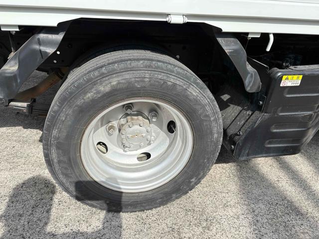 エルフトラック フラットロー 3トン4WDトラック 全塗装 荷台鉄板張り、4方ドア板交換済 三方開 MT 後輪ダブル パワステ アイドリングストップ 電動格納ミラー ABS エアコン パワーウィンドウ(16枚目)