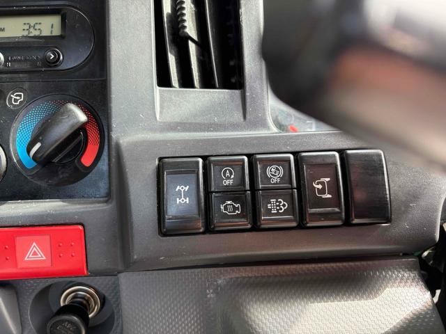 エルフトラック フラットロー 3トン4WDトラック 全塗装 荷台鉄板張り、4方ドア板交換済 三方開 MT 後輪ダブル パワステ アイドリングストップ 電動格納ミラー ABS エアコン パワーウィンドウ(27枚目)