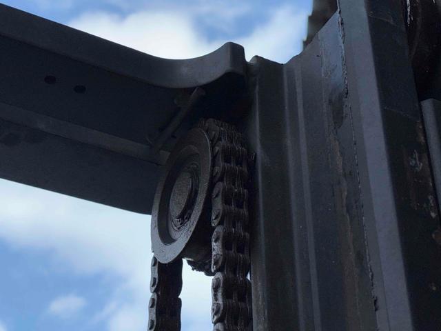 三菱 三菱ガソリンエンジンフォークリフト入荷!! 低稼働メーター870Hr 程度・調子OK!!Vマスト4m フォーク長:1520mm ガソリンエンジン/ダイレクトクラッチ車(21枚目)