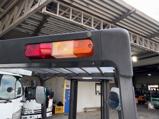 三菱 三菱ガソリンエンジンフォークリフト入荷!! 低稼働メーター870Hr 程度・調子OK!!Vマスト4m フォーク長:1520mm ガソリンエンジン/ダイレクトクラッチ車(27枚目)