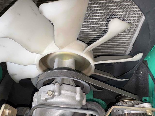 三菱 三菱ガソリンエンジンフォークリフト入荷!! 低稼働メーター870Hr 程度・調子OK!!Vマスト4m フォーク長:1520mm ガソリンエンジン/ダイレクトクラッチ車(32枚目)