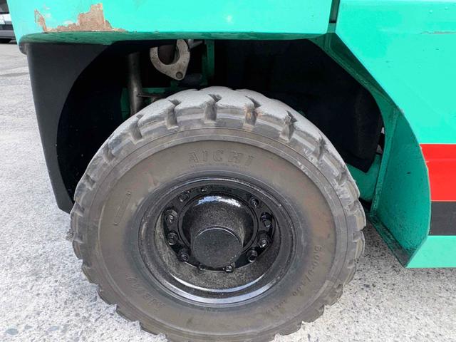 三菱 三菱ガソリンエンジンフォークリフト入荷!! 低稼働メーター870Hr 程度・調子OK!!Vマスト4m フォーク長:1520mm ガソリンエンジン/ダイレクトクラッチ車(41枚目)