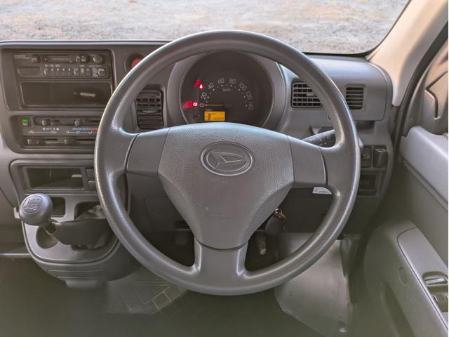 ハイゼットカーゴ DX 5速マニュアル車 車検令和9年8月 走行距離46100km 両側スライドドア 集中ドアロック エアコン パワーステアリング パワーウィンドウ キーレス ダブルエアバッグ 最大積載量350kg(3枚目)