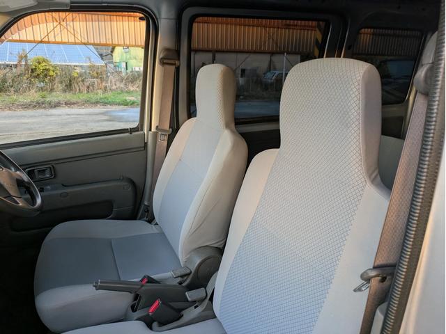 ハイゼットカーゴ DX 5速マニュアル車 車検令和9年8月 走行距離46100km 両側スライドドア 集中ドアロック エアコン パワーステアリング パワーウィンドウ キーレス ダブルエアバッグ 最大積載量350kg(17枚目)