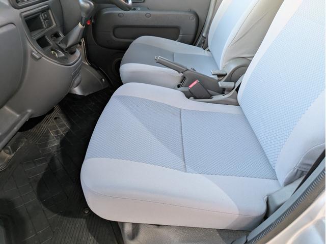 ハイゼットカーゴ DX 5速マニュアル車 車検令和9年8月 走行距離46100km 両側スライドドア 集中ドアロック エアコン パワーステアリング パワーウィンドウ キーレス ダブルエアバッグ 最大積載量350kg(18枚目)