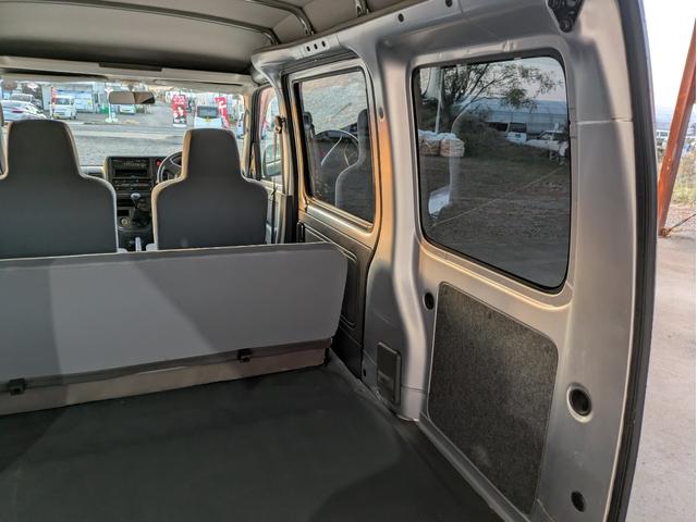 ハイゼットカーゴ DX 5速マニュアル車 車検令和9年8月 走行距離46100km 両側スライドドア 集中ドアロック エアコン パワーステアリング パワーウィンドウ キーレス ダブルエアバッグ 最大積載量350kg(31枚目)
