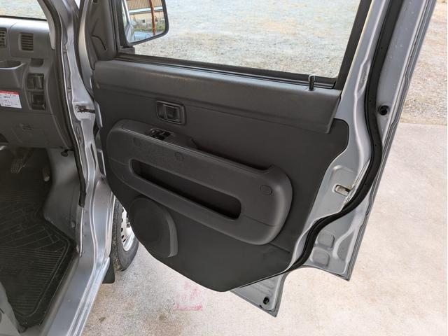 ハイゼットカーゴ DX 5速マニュアル車 車検令和9年8月 走行距離46100km 両側スライドドア 集中ドアロック エアコン パワーステアリング パワーウィンドウ キーレス ダブルエアバッグ 最大積載量350kg(40枚目)