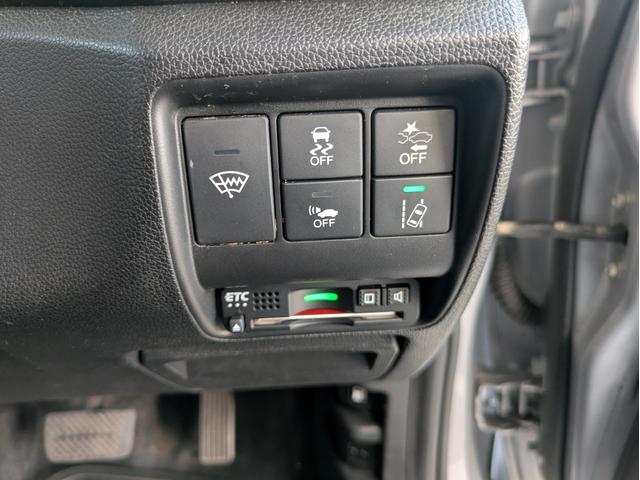 グレイス ハイブリッドＥＸ・ホンダセンシング　衝突被害軽減ブレーキサポート　アダプティクルーズコントロール　社外アルミ　８インチナビ　フルセグＴＶ　Ｒカメラ　ＬＥＤヘッドライト　シートヒーター　スマートキー　ビルトインＥＴＣ　オートライト（4枚目）