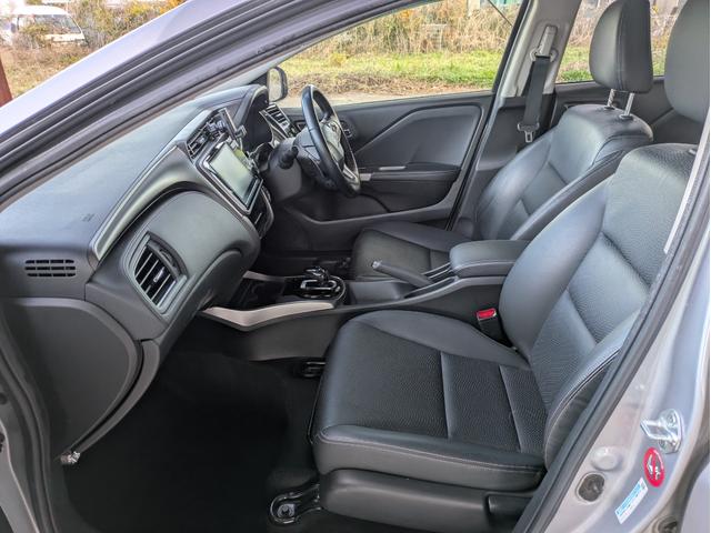 グレイス ハイブリッドＥＸ・ホンダセンシング　衝突被害軽減ブレーキサポート　アダプティクルーズコントロール　社外アルミ　８インチナビ　フルセグＴＶ　Ｒカメラ　ＬＥＤヘッドライト　シートヒーター　スマートキー　ビルトインＥＴＣ　オートライト（20枚目）