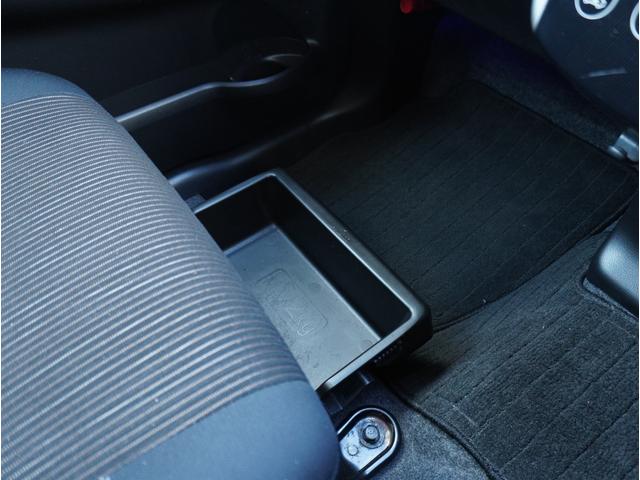 ｅＫカスタム Ｔ　オートディスチャージヘッドライト　キーレスオペレーション　プッシュスタート　ＥＴＣ　バックカメラ　ナビ　フルセグＴＶ　純正１５ｉｎアルミホイール　電動格納ミラー　オートエアコン　ベンチシート（27枚目）