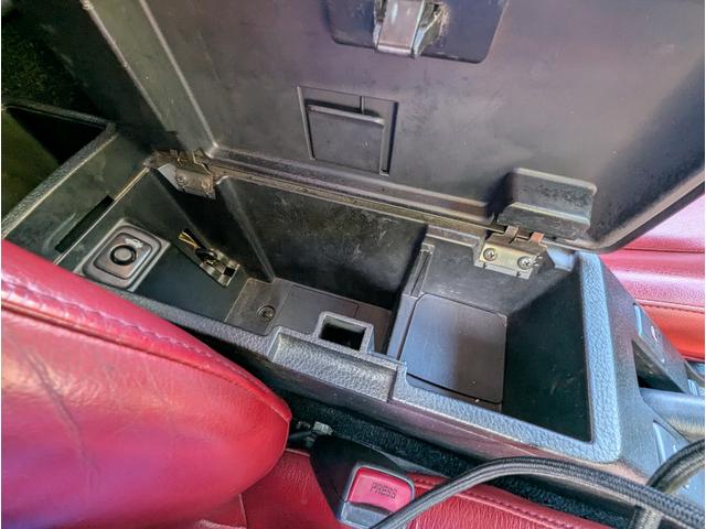 コペン アクティブトップ　純正１５ｉｎアルミホイール　マニュアルモード付ＡＴ　ＭＯＭＯステアリング　革シート　ＨＩＤヘッドライト　フォグランプ　電動格納ミラー（17枚目）