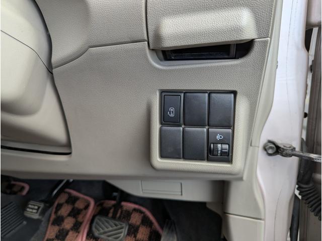 パレット Ｘ　スマートキー２個　片側パワースライドドア　ナビＴＶ　メモリーナビ　フルセグＴＶ　ＣＤ　ＤＶＤ　Ｂｌｕｅｔｏｏｔｈ　純正１４ｉｎアルミホイール　オートエアコン　電動格納ミラー　ベンチシート　シートカバー（12枚目）