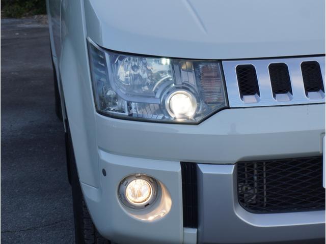 デリカＤ：５ Ｇ　パワーパッケージ　８人乗り　パドルシフト　スマートキー２個　両側パワースライドドア　後席モニター　ＳＤナビＴＶ　ＤＶＤ　ＣＤ　バックカメラ　純正アルミ　オートＨＩＤヘッドライト　クルーズコントロール　クリアランスソナー（3枚目）