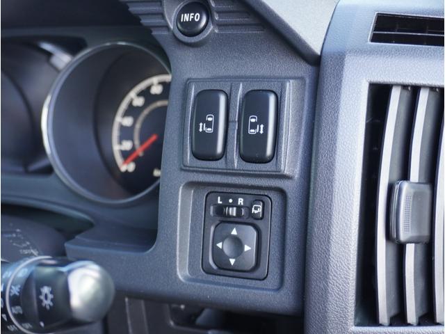 デリカＤ：５ Ｇ　パワーパッケージ　８人乗り　パドルシフト　スマートキー２個　両側パワースライドドア　後席モニター　ＳＤナビＴＶ　ＤＶＤ　ＣＤ　バックカメラ　純正アルミ　オートＨＩＤヘッドライト　クルーズコントロール　クリアランスソナー（21枚目）