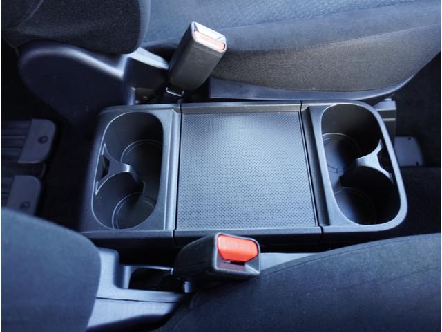 デリカＤ：５ Ｇ　パワーパッケージ　８人乗り　パドルシフト　スマートキー２個　両側パワースライドドア　後席モニター　ＳＤナビＴＶ　ＤＶＤ　ＣＤ　バックカメラ　純正アルミ　オートＨＩＤヘッドライト　クルーズコントロール　クリアランスソナー（27枚目）