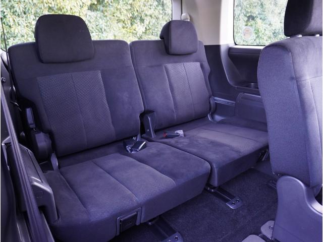 デリカＤ：５ Ｇ　パワーパッケージ　８人乗り　パドルシフト　スマートキー２個　両側パワースライドドア　後席モニター　ＳＤナビＴＶ　ＤＶＤ　ＣＤ　バックカメラ　純正アルミ　オートＨＩＤヘッドライト　クルーズコントロール　クリアランスソナー（39枚目）