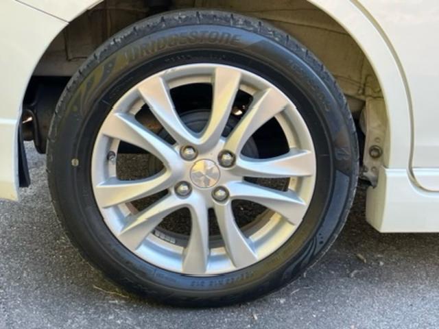 デリカＤ：２ ハイブリッドＭＺ　両側パワースライドドア　スマートキー　プッシュスタート　ＳＤナビ　フルセグＴＶ　ＤＶＤ　ＣＤ　Ｂｌｕｅｔｏｏｔｈ　バックカメラ　ドライブレコーダー　ＨＩＤヘッドライト　ＥＴＣ　シートヒーーター（4枚目）