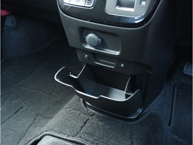 デリカＤ：２ カスタムハイブリッドＭＶ　両側パワースライドドア　ナビＴＶ　バックモニター　ブレーキサポート　衝突被害軽減ブレーキ　ナビＴＶ　ＣＤ　ＤＶＤ　Ｂｌｕｅｔｏｏｔｈ　ＥＴＣ　純正１５ｉｎアルミホイール　オートヘッドライト（32枚目）