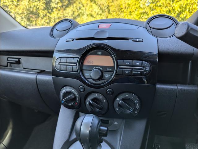 デミオ １３Ｃ－Ｖ　スマートエディションＩＩ　ＣＤ　ＥＴＣ　キーレス　電動格納ミラー　ヘッドライトレベライザー（12枚目）