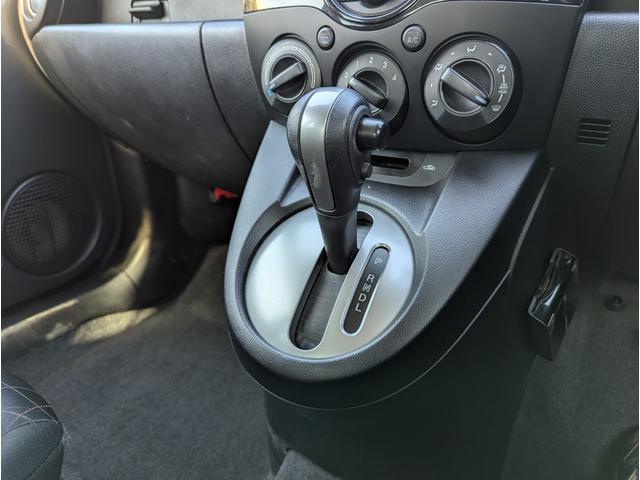 デミオ １３Ｃ－Ｖ　スマートエディションＩＩ　ＣＤ　ＥＴＣ　キーレス　電動格納ミラー　ヘッドライトレベライザー（19枚目）